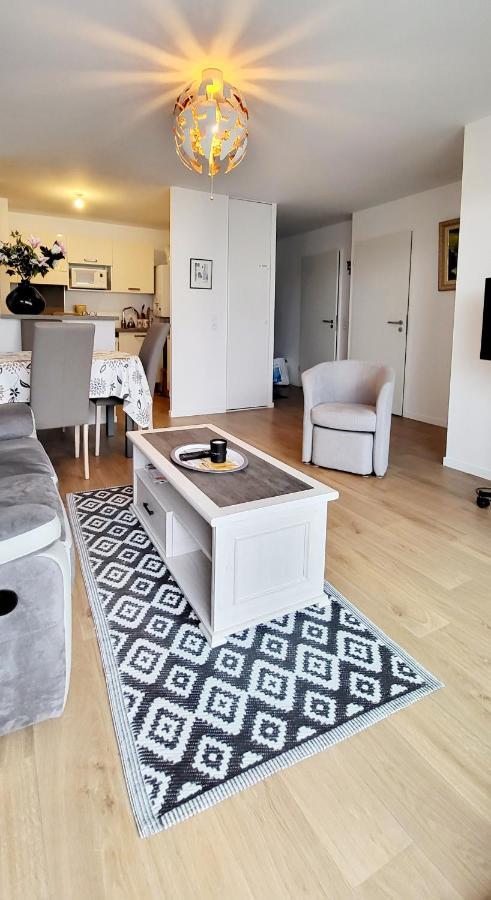 Appartement Moderne Finement Decore Avec Balcon A Vannes Centre ภายนอก รูปภาพ