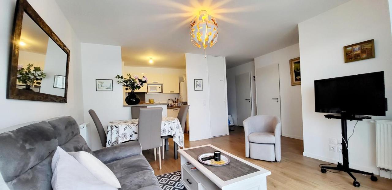 Appartement Moderne Finement Decore Avec Balcon A Vannes Centre ภายนอก รูปภาพ